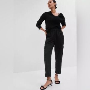 NWT! GAP Black Mid Rise Twill Pull-On Cargo Pants - Multiple Sizes 🩷